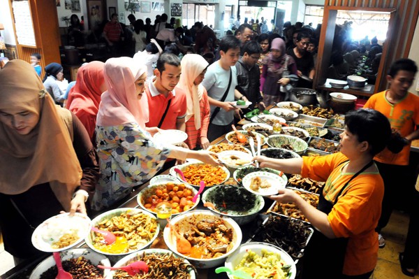 Bisnis yang memiliki banyak konsumen