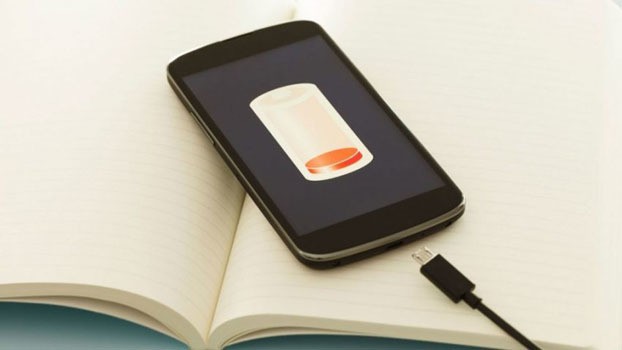 Mengisi Baterai Smartphone