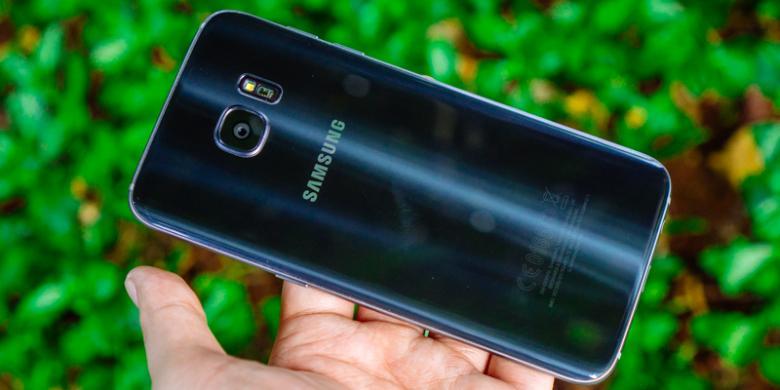 Samsung Galaxy S7 Edge Tampak Belakang ( Foto : Oky Yusuf/Kompas.com)