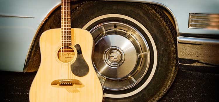 Menyetel Gitar