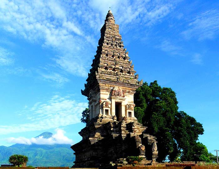 Berlibur di Candi Jawi