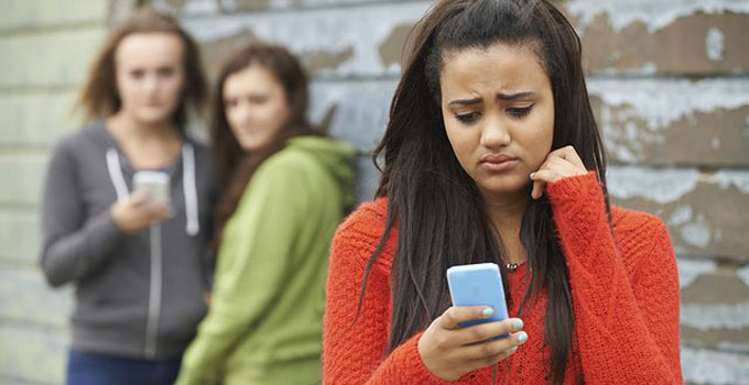 cyber bullying di media sosial