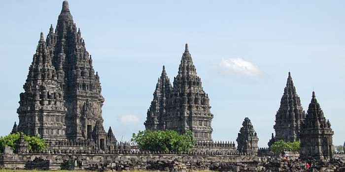 Memilih Destinasi Wisata