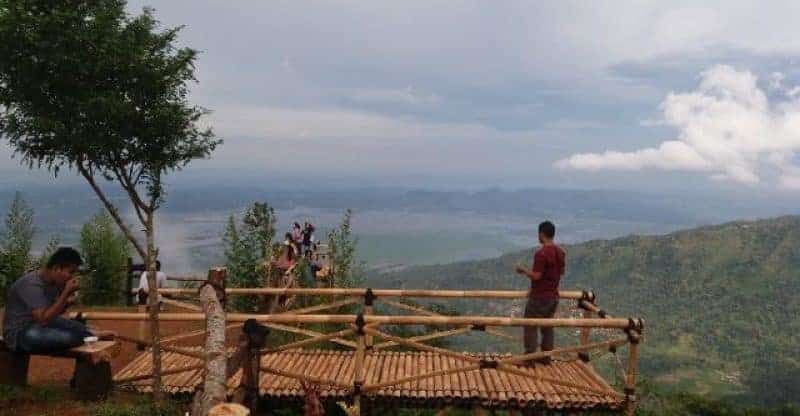 puncak gunung kelir