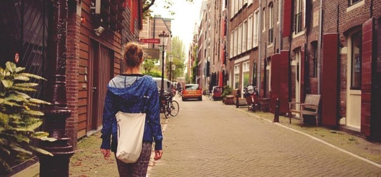 Traveler Perempuan