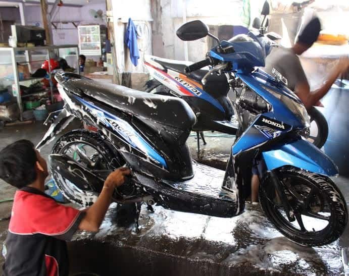 usaha cuci motor