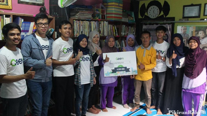 Mesin pencari Geevv