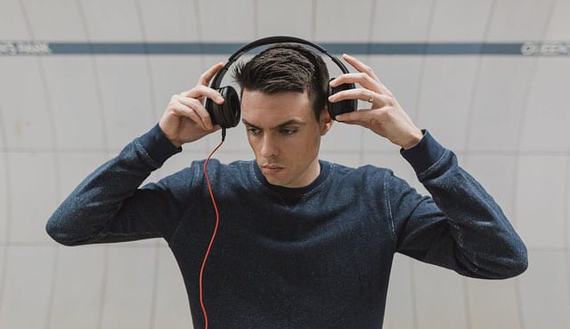 Perbedaan Headphone