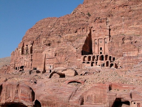Gua kuno di Petra, Yordania