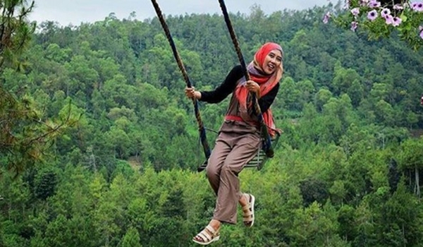 Ayunan di Coban Rais Malang
