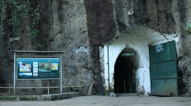 Gua Jepang dan Gua Belanda