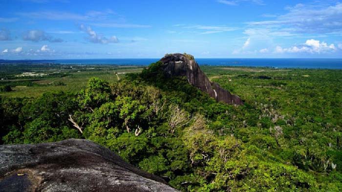 Gunung Batuan Legenda