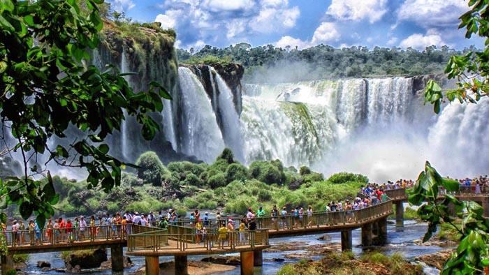 Air Terjun Paling Spektakuler