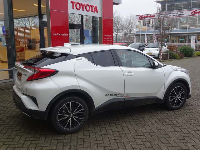 Harga Toyota C-HR