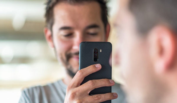 kamera Xiaomi Pocophone F1
