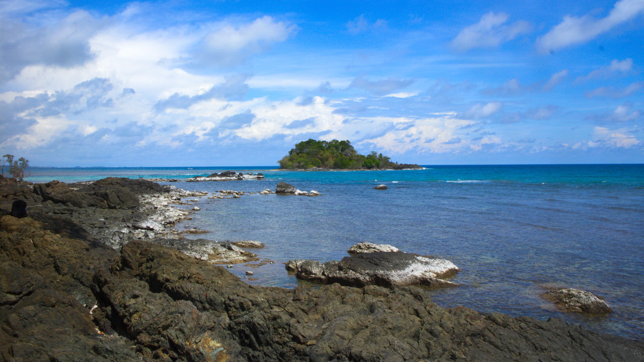 Pantai Siantu via belitung.tribunnews