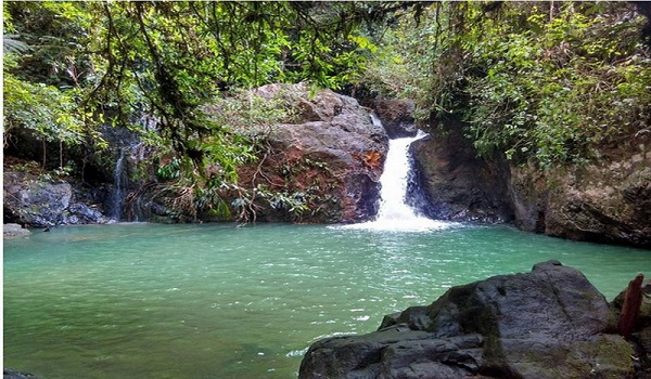 Air Terjun Batu Dinding