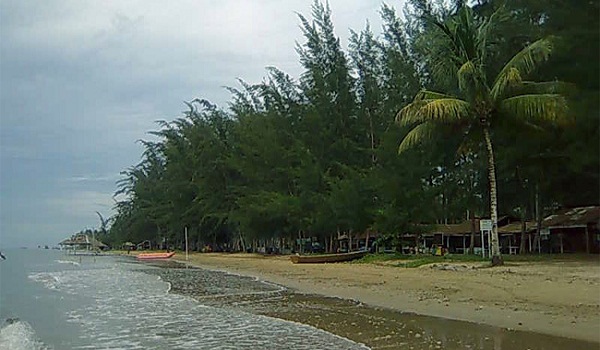 tempat wisata di balikpapan: pantai lamaru kalimantan timur