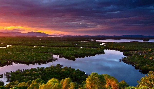wisata danau sntarum