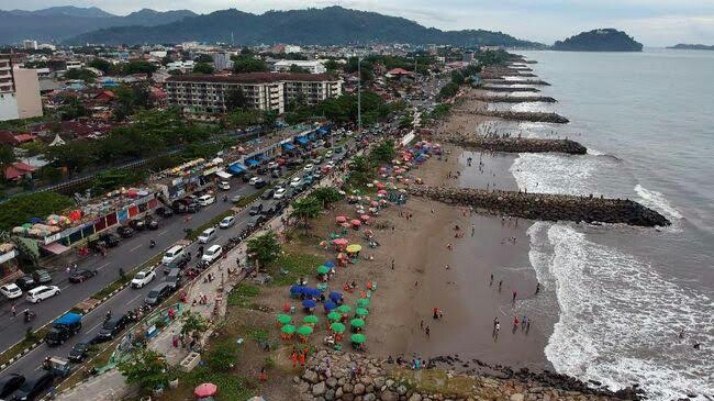 Objek wisata pantai Padang
