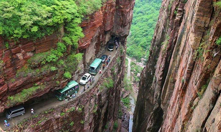 Jalan Paling Berbahaya di Dunia