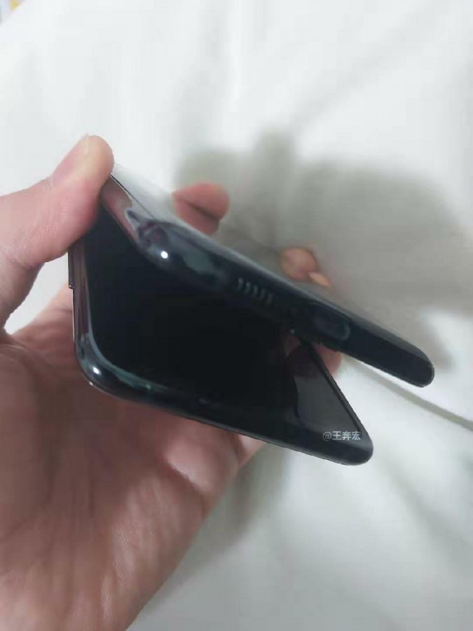Bocoran Penampakan Samsung Galaxy Fold Clamshell