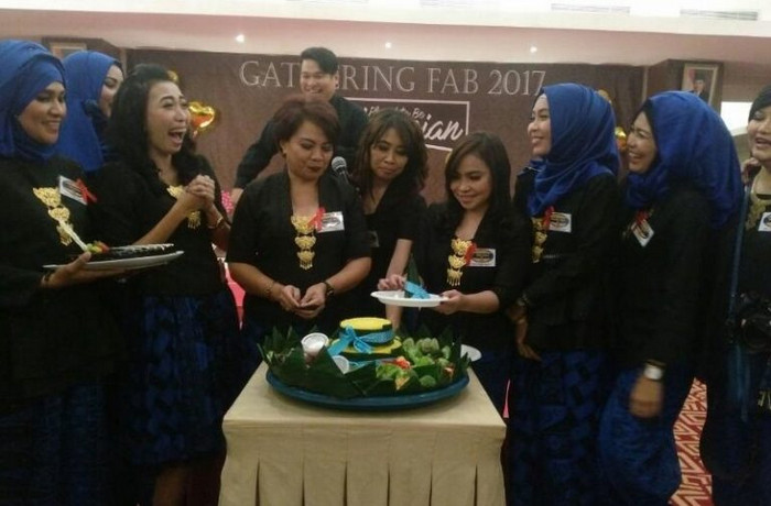 Sukses Bisnis Jual Beli Tas Branded