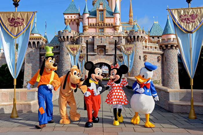 Objek Wisata di Dunia Disneyland Tokyo, Jepang