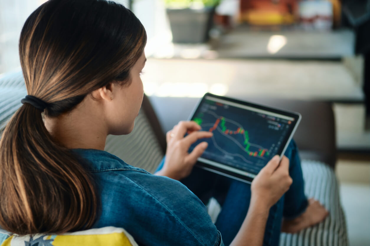 Perbedaan Saham dan Kripto