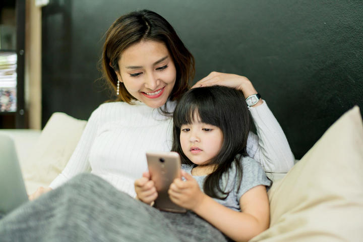 Mengawasi Tontonan Anak